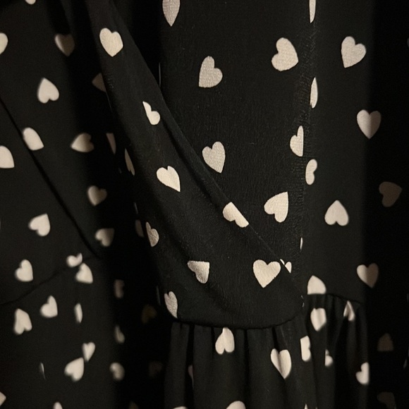 Do not fit. Thick material dress. Black with white hearts. - Picture 3 of 4